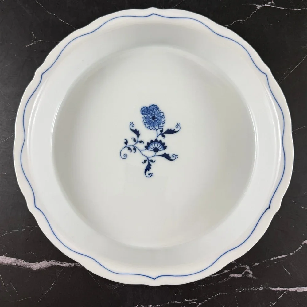 VTG Blue Danube Blue Onion Porcelain Pie Plate 9 1/4in Wide MINT!